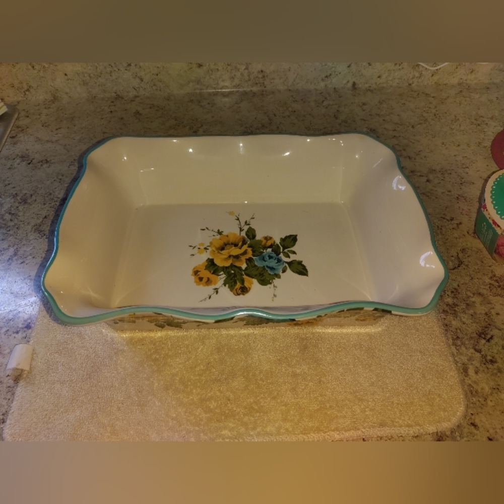 Casserole dish
